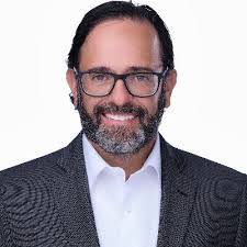 Stephen Jarrard's Instagram, Twitter & Facebook