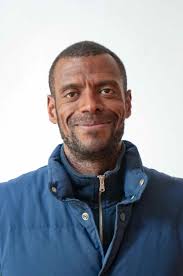 Viele stadtteilzentren entstanden aus dem bedarf nach werkstätten für die menschen aus der nachbarschaft, auch das hausdrei. Wir Trauern Um Yemi Akinsanya Hausdrei E V