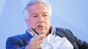 Er habe sie belästigt und ihr anschließend gekündigt. Wolfgang Fellner Sieht Sich Entlastet Und Moderiert Ab Morgen Wieder Kurier At