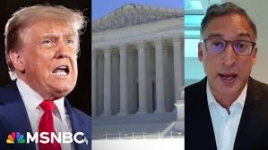 Les tan pegando a un perro