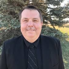 Dan Esslinger's Instagram, Twitter & Facebook