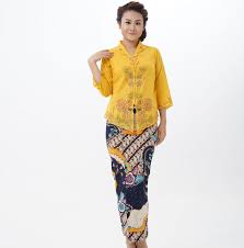 Download now 30 model kebaya pengantin modern muslim terbaru 2019. 30 Model Kebaya Terbaru Modern Brokat Kombinasi