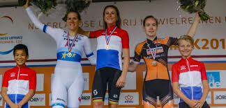Riejanne markus is op het nederlands kampioenschap tijdrijden als vijfde geëindigd. Sy9sehx Q234rm