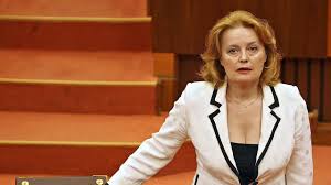 Postřižiny, to je prostě vysoká škola filmu. Magda Vasaryova Hrozivo Spadla Na Ä¾ade Na Neprijemnom Zraneni Nasla Aj Urcite Vyhody Novy Cas