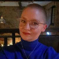 Natalie Weir's Instagram, Twitter & Facebook