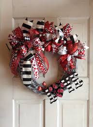 Black And White Striped Ribbon Wreath Valentines Heart Wreath Red Black And White Stripes Diy Valentines Decorations Valentine Day Wreaths Christmas Tree Crafts