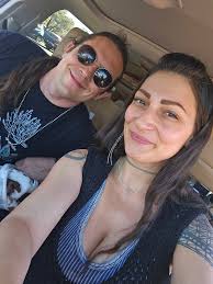 Hi! I'm new to this group. I recently joined because ill be in Tucson Jan  26-30 so missing most of it. Where can i find early bird shows/vendors?