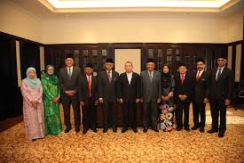 Profesion pesuruhjaya sumpah adalah satu bentuk perkhidmatan, bukan ruang bisnes. Portal Rasmi Suruhanjaya Perkhidmatan Pendidikan Majlis Angkat Sumpah Ahli Suruhanjaya Spp