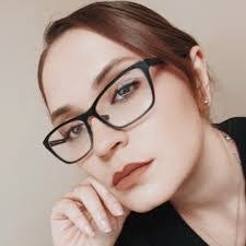 Zoe Auer's Instagram, Twitter & Facebook