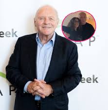 Artist, painter, composer, actor of film, stage, and television @anthonyhopkinscollection www.anthonyhopkins.com. So Suss Feiert Anthony Hopkins Oscar Sieg Mit Salma Hayek Promiflash De