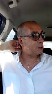 C'è chi ostenta ricchezza ma è povero d'animo. C'è chi corre e rincorre,  affannandosi, le cose materiali, il denaro, il lusso, la fama bla bla  bla... Beati invece quelli che hanno poco