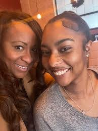 Cassandra Healy's Instagram, Twitter & Facebook