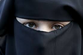 Buy burka online right from your home and avail exciting offers and discounts. Gesichtsverschleierung Schweiz Verbietet Frauen Die Verschleierung Mit Nikab Oder Burka Politik Stuttgarter Nachrichten