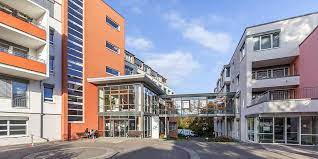 Das gastronomische angebot ist vielfälltig und zu fuß bequem zu erreichen. Haus Am Maienplatz Evangelische Heimstiftung In Boblingen Auf Wohnen Im Alter De