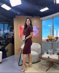 Aos 26 anos, sobrinha de Silvio Santos segue os passos do apresentador na  TV; conheça