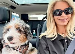 Oakley my 16 week old mini Bernadoodle is weighing in at 22.5 lbs and is so  smart and snuggly!!!💙🐾🐾