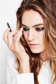 3 cách trang điểm bằng tay vẫn tạo nên vẻ ngoài hút hồn