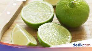 Madu + jeruk nipis atau lemon. Minum Jeruk Nipis Campur Kecap Saat Batuk Dan Radang Benar Menyembuhkan