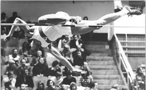 Gianmarco tamberi dà spettacolo e salta 2,46, superando di un centimetro il record del mondo del cubano sotomayor vecchio ormai di 25 anni: Record Mondiale Per Il Salto In Alto Il Percorso Verso L Alto