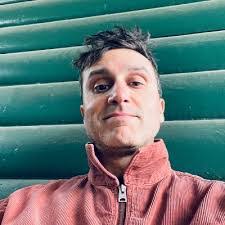 Glen Becerra's Instagram, Twitter & Facebook