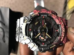 The watch is beautifully covered with black, white, and red illustrations all over from strap to the bezel. Casio G Shock One Piece Collaboration In Sw5 London Fur 349 99 Zum Verkauf Shpock At