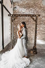 White Azalea Estate Wedding Venue Harvest Al Huntsville Wedding Photographer Mariah Oldacre Taylor Folks Olivi In 2021 White Azalea Estate Wedding Venue Estate Wedding