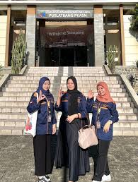 Mahasiswa Program Studi Administrasi Publik UHT Menjadi Delegasi Temu  Administrator Muda Indonesia 2023 di Kota Bandung