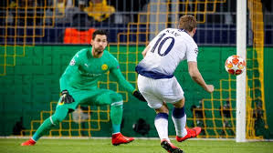 Der mann, auf dem die hoffnungen von mauricio pochettinos tottenham und mit dem fußball begann der kleine harry im alter von sechs jahren bei ridgeway rovers, wo. Harry Kane Aktuelle Nachrichten Zum Fussballspieler