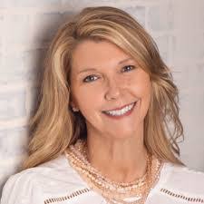 Melanie Hamel's Instagram, Twitter & Facebook