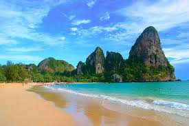 อ่าวไร่เลย์), also known as rai leh, is a small peninsula between the city of krabi and ao nang in thailand. Schoner Strand Mit Schwieriger Anreise Railay Beach Railay Beach Reisebewertungen Tripadvisor