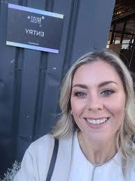 Shane Meade's Instagram, Twitter & Facebook