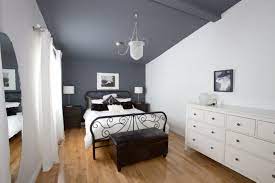 Sitting room, dark contrast wall, how to paint a dark contrast wall, farmhouse style, farmhouse decor, iron ore by sherwin williams. Helpful Tips For Creating An Accent Wall