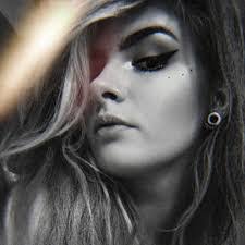 Kasey Clayton's Instagram, Twitter & Facebook