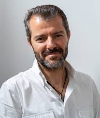 Born in lisbon, teixeira was one of the greatest travelers of his age, circumnavigating the globe during the years. Pedro J Teixeira