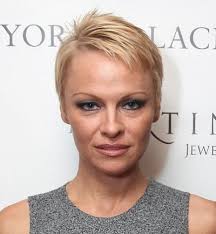 Pamela denise anderson was born on july 1, 1967 in ladysmith, british columbia, canada at 4:08 pst, to young newlywed parents, barry anderson and. Pamela Anderson U Pohodu Da Zabrani Rijalitije Sirom Sveta Balkanska