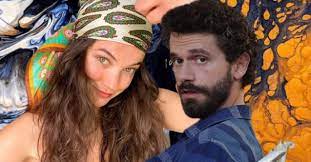 Önceki gün marmaris'te kaldıkları otelin iskelesinde objektiflere takılan pınar deniz ile yiğit kirazcı, meraklı bakışlara aldırmadan kısa süre önce başlayan aşklarını doyasıya yaşadı. Pinar Deniz Ile Yigit Kirazci Aski Belgelendi