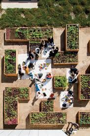 5 Great Landscape Designers And Photos Of Their Most Spectacular Gardens Roof Garden Design Rooftop Garden Roof Garden