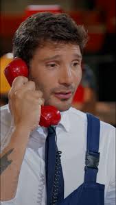 Un emozionante safari a piedi nel Parco Nazionale di Chitwan per proseguire  poi a Lumbini, luogo di nascita di Buddha. Nel nord del Paese, Beppe ci  porta prima nel monastero di Khumjung,