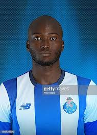 Danilo pereira commence sa carrière à parme, barré par la concurrence au milieu de terrain, il part en prêt pour deux années consécutives, à son retour, le coach ne compte pas sur lui. Portugal Primera Liga Nos 20152016 Danilo Luis Helio Pereira Danilo Pereira Pereira Photo Pictures