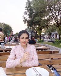 Seperti yang diketahui, rizky billar dan artis syahra pernah berpacaran pada 2018 lalu. 5 Fakta Syahra Larez Mantan Pacar Rizky Billar Yang Jarang Tersorot Kumparan Com