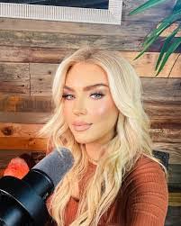 Jesse Malec's Instagram, Twitter & Facebook