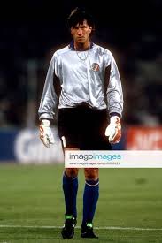 He is married to rebedea, raluca. 14 06 1990 Torwart Walter Zenga Italien Calcio Giocatori Di Calcio Sport