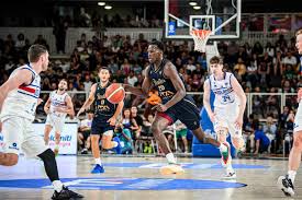 LItalia vince e convince. Domani la finale della Trentino Basket Cup