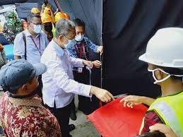Teknik penyusunan bentuk soal pilihan ganda 1. Torabika Eka Semesta Review