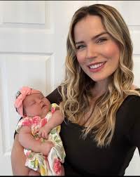 Love you fan please follow me 😘😘