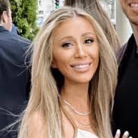 Amanda Keener's Instagram, Twitter & Facebook