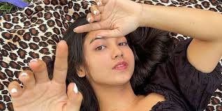 Jarang Tersorot, Ini Potret Honey Roberts Adik Junior Roberts Pemain  Roda-Roda Gila