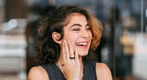 15 Common Traits You'll Only Understand if You Felt Ugly Growing Up