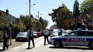 L'agresseur a été interpellé sur place par des policiers. Thywsjgn6t0v5m