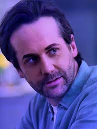 Top Wing airs TONIGHT! Join these fearless feathered friends in  action-packed adventures